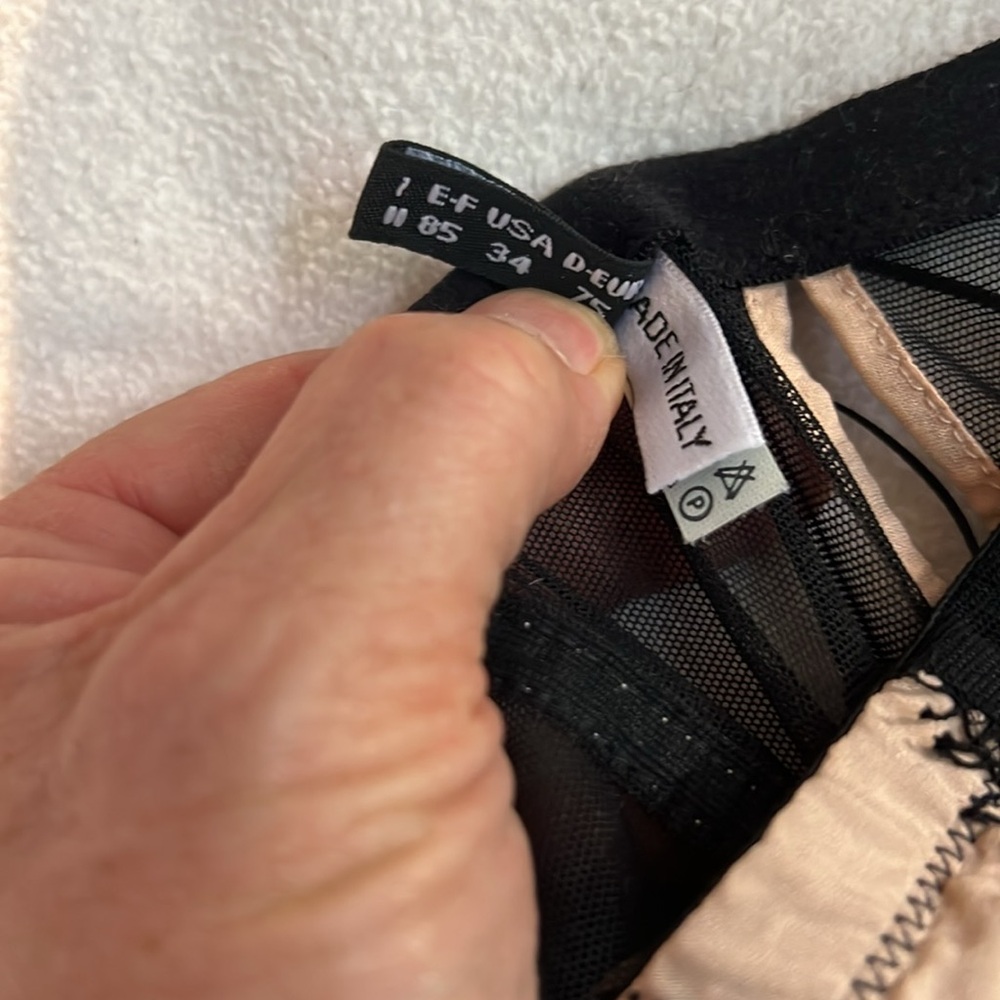 NWOT Valery luxury bra and panty set size small - Picture 5 of 7